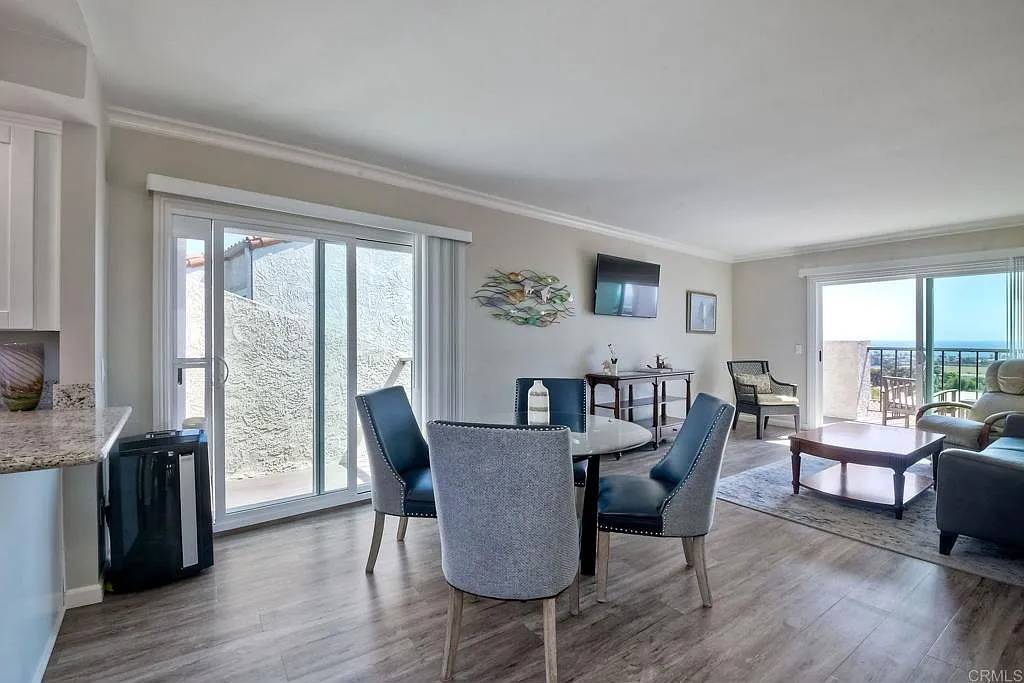 2 bed, 1.0 bath, 959 sqft, $3,950 — Photo 4