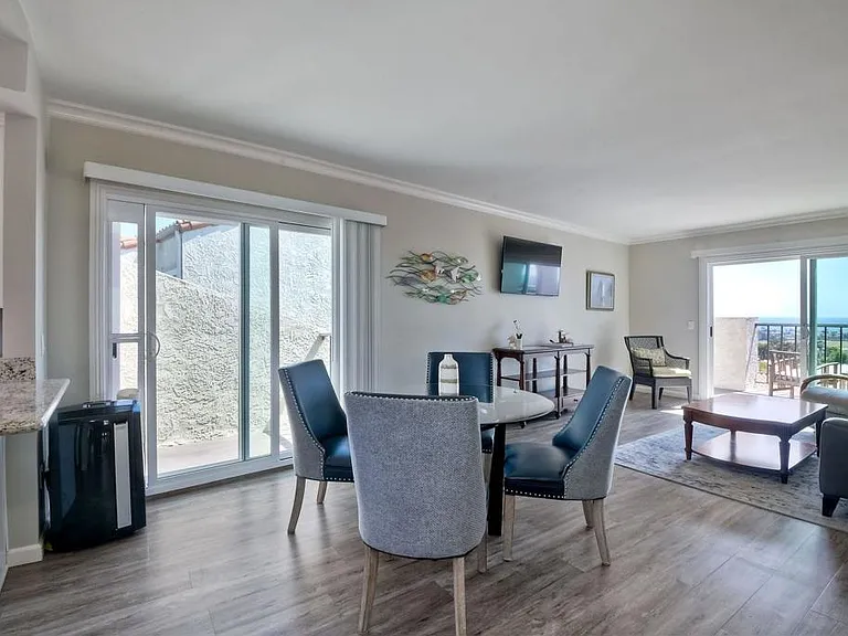 6677 Paseo Del Norte #B — Photo 4