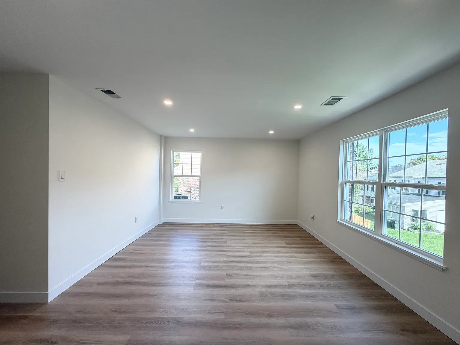 4 bed, 1830 sqft, $2,650 — Photo 4