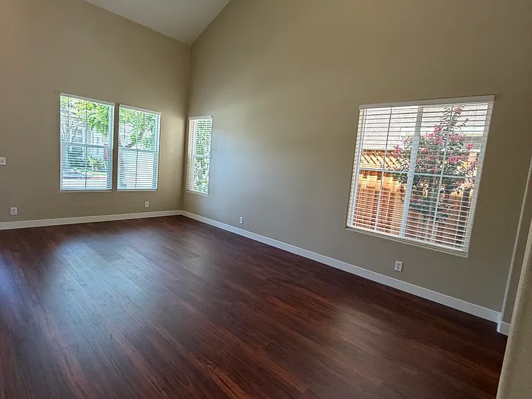 8922 Del Rio Cir — Photo 90