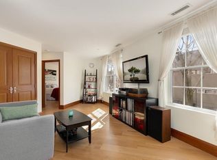 2440 Massachusetts Ave UNIT 27, Cambridge, MA 02140