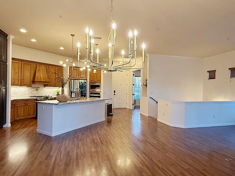 3041 W Simon Cir — Photo 9