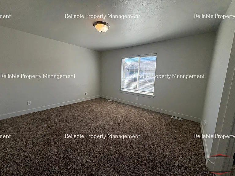148 S Emery Ln — Photo 8