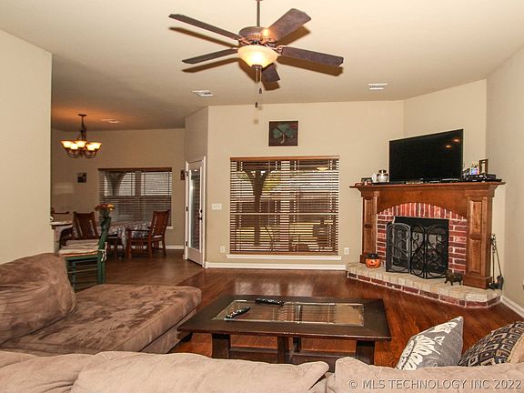 3rd image of 14561 Courtney Dr