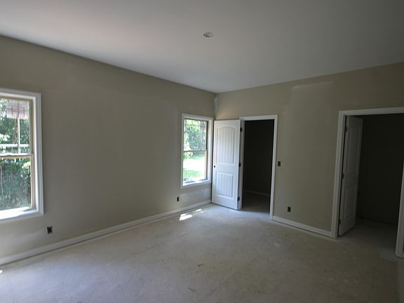 5th image of 298 Conrad Dr
