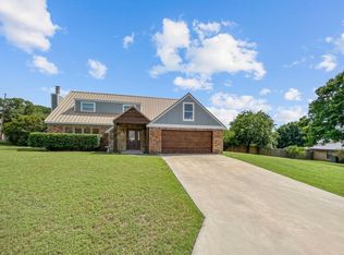 404 Brookview Dr, Decatur, TX 76234
