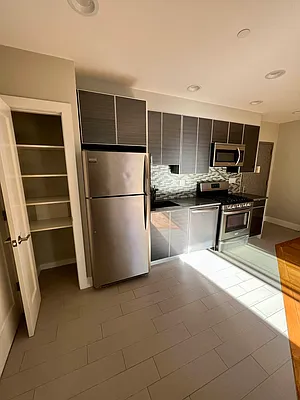 Rented by Bouklis Group | media 14