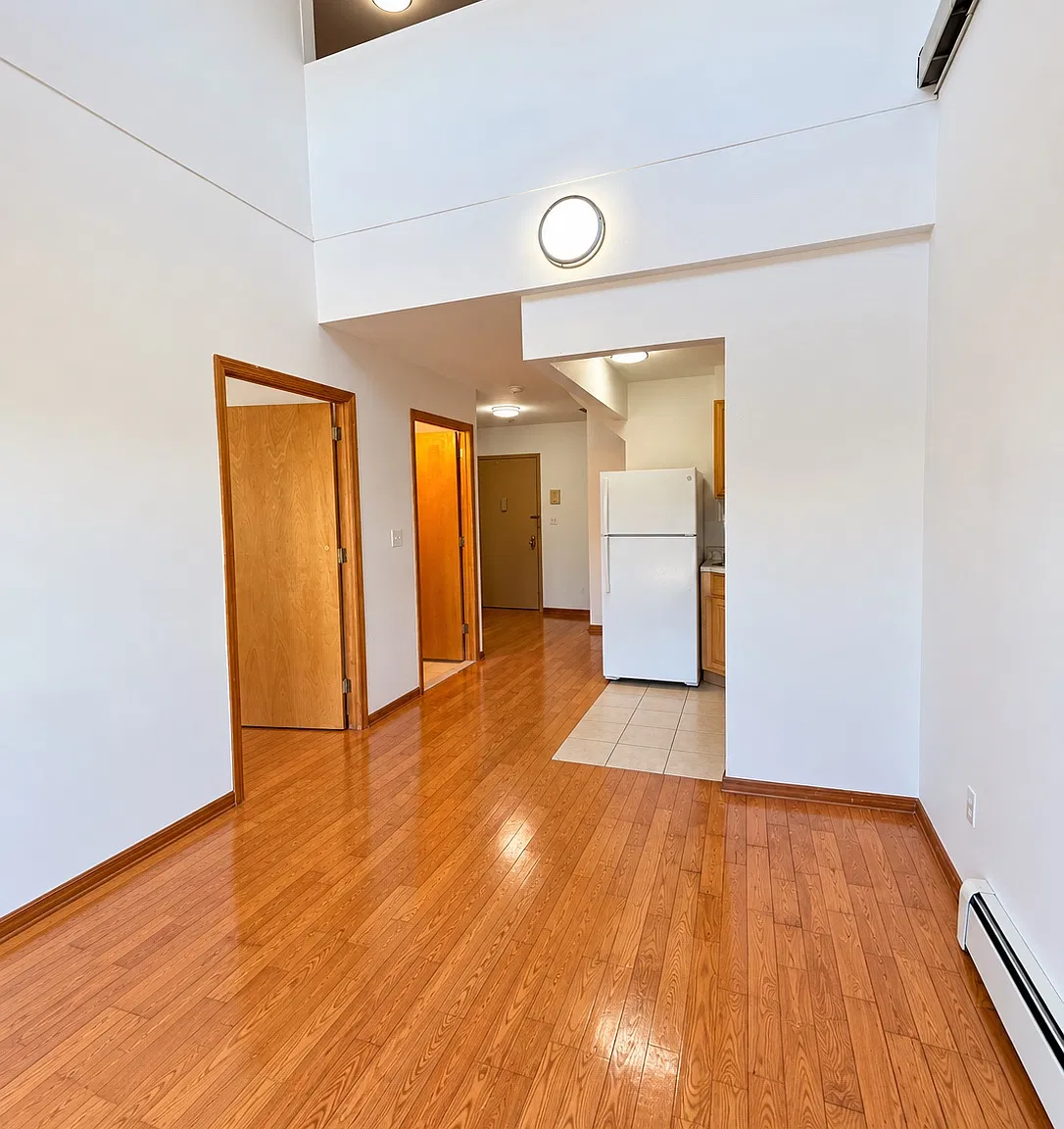 2 bed, 900 sqft, $2,500 — Photo 2