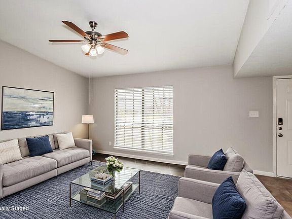 3rd image of 2109 Kings Rd