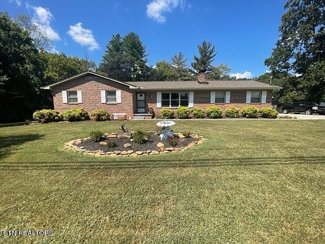 1st image of 825 N Whispering Oak Cir