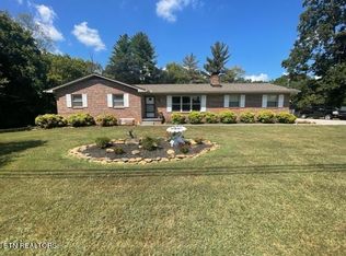 825 N Whispering Oak Cir, Powell, TN 37849