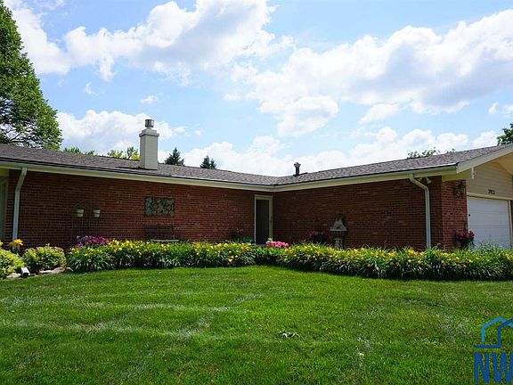 5th image of 3922 Sylvian Way