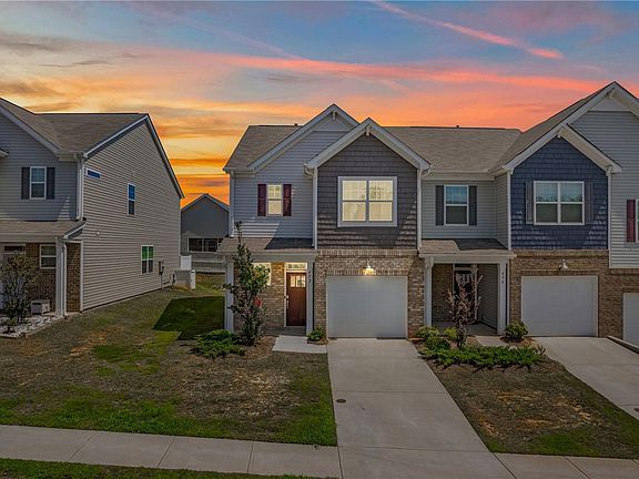 2nd image of 432 Bee Cove Way