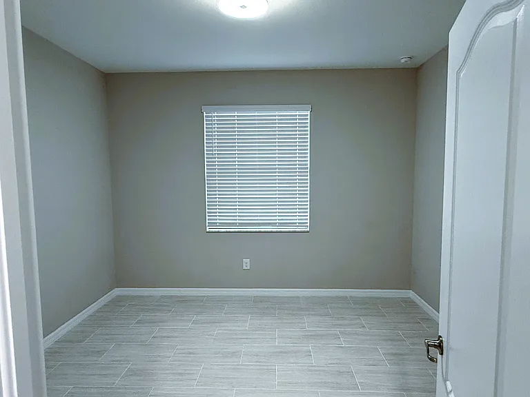 9444 Glenforest Dr — Photo 11