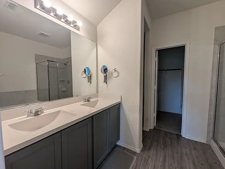 1740 Alamandine Ave — Photo 12