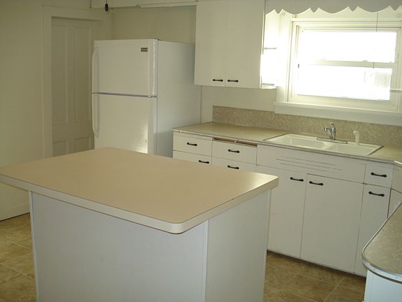 2nd image of 1410 Winnebago St #1410