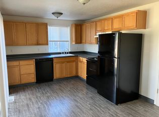 908 W D St, Lebanon, OR 97355
