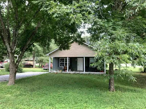 615 Rickenbacker Dr, Tullahoma, TN 37388