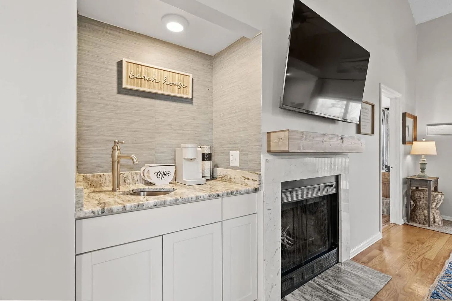 4 bed, 3.0 bath, 1496 sqft, $5,069 — Photo 2