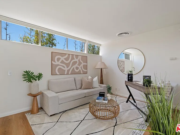 821 Bay St #C1 — Photo 15
