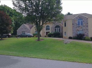 8 Lakewood Cir, Newark, DE 19711