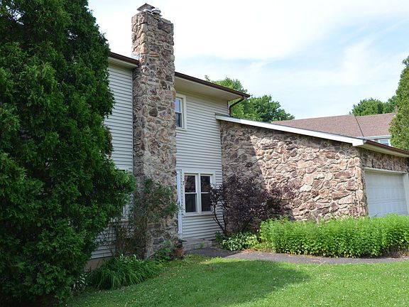 5th image of 7 Rivendell Dr