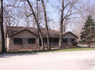 18 White Oak Dr, Coal Valley, IL