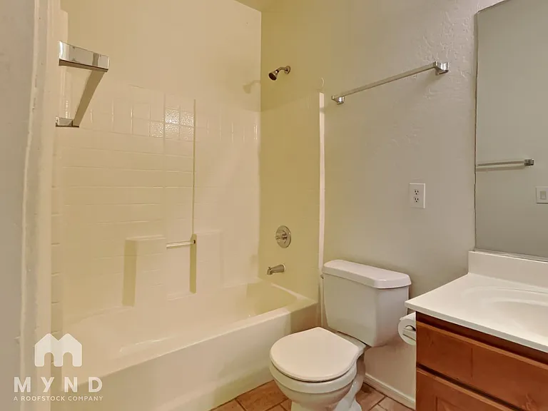 9303 W Raymond St — Photo 19