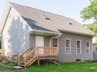 402 North St, Monroe Center, IL 61052