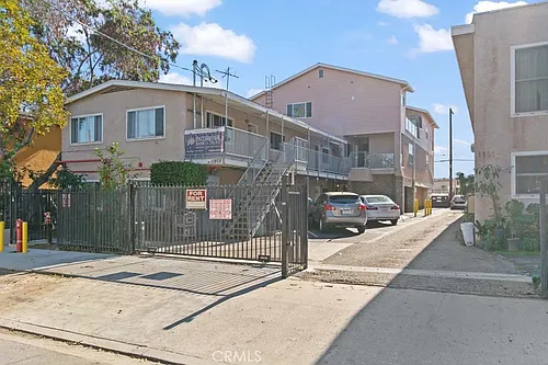 11808 Hart St Photo 1