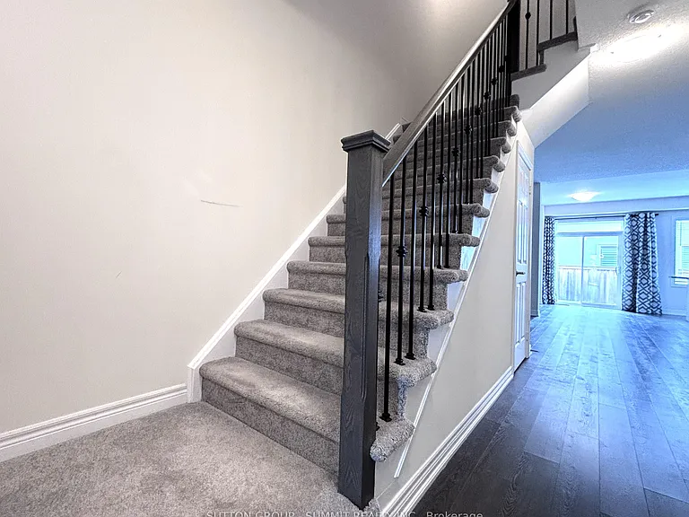 109 Benadir Ave — Photo 6
