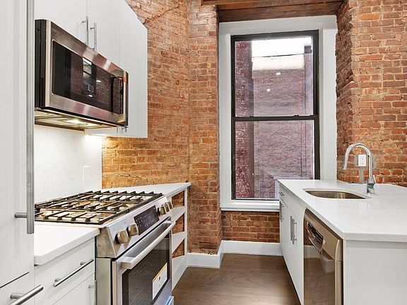 3rd image of 121 Madison Ave APT 5A
