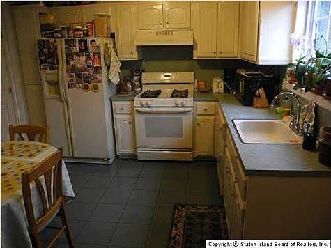 5th image of 52 Hope Ln