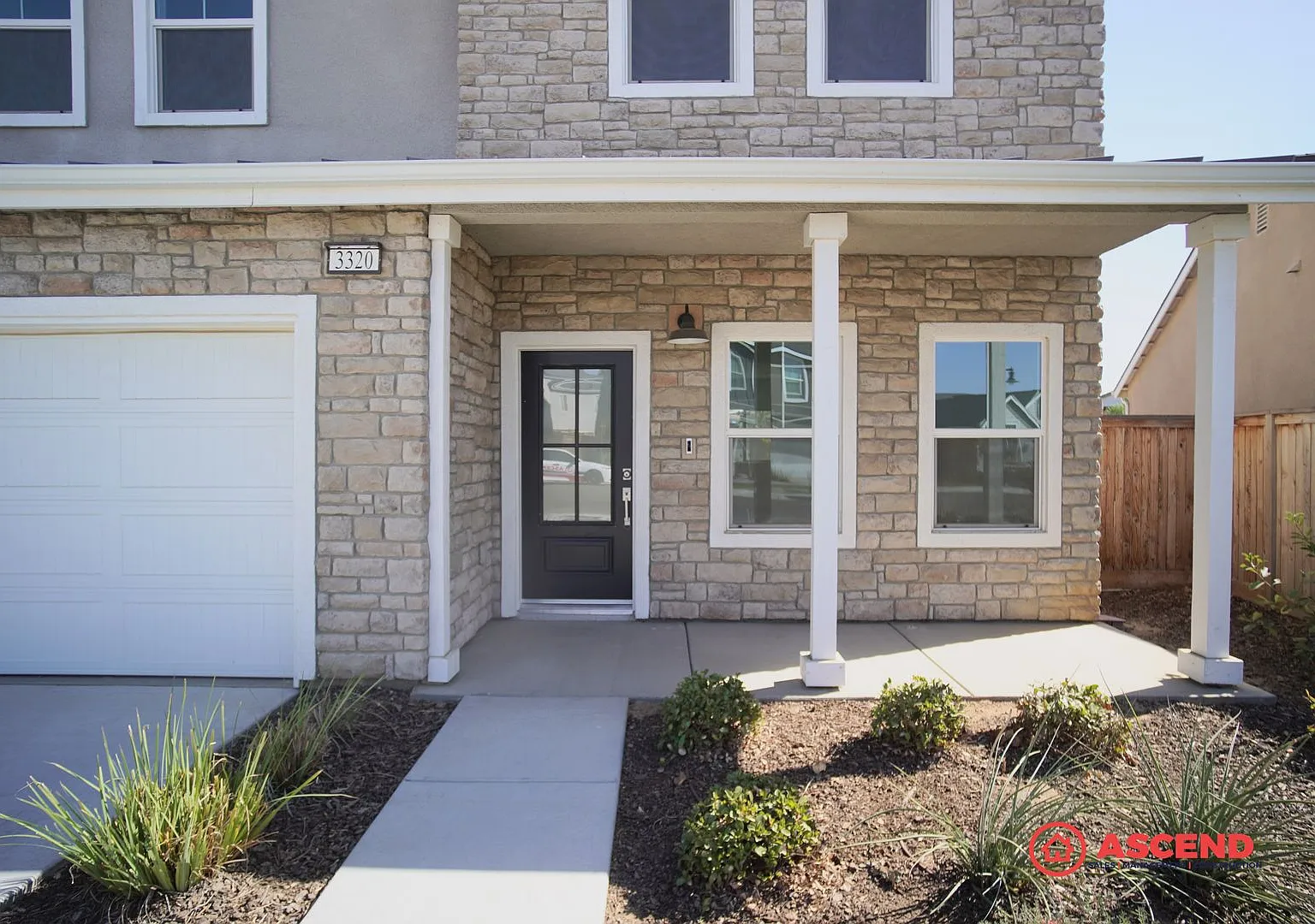 Stunning Home in Gossamer Grove! — Photo 2
