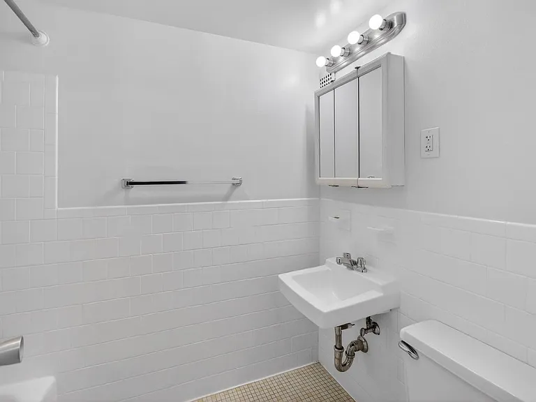 Berkeley House — Photo 42