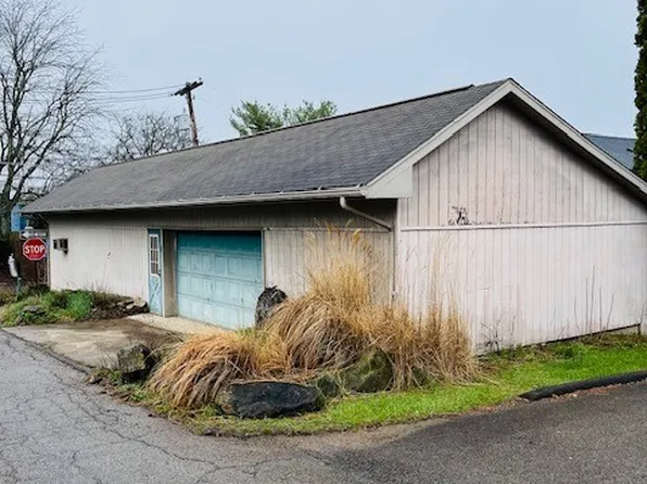 120 Franklin St, Slippery Rock, PA 16057