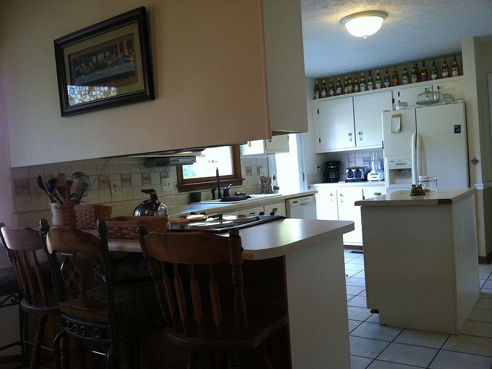 1st image of 3086 Brooks Dr