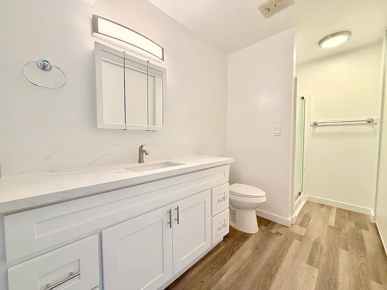 120 W Grand Ave #102 — Photo 10