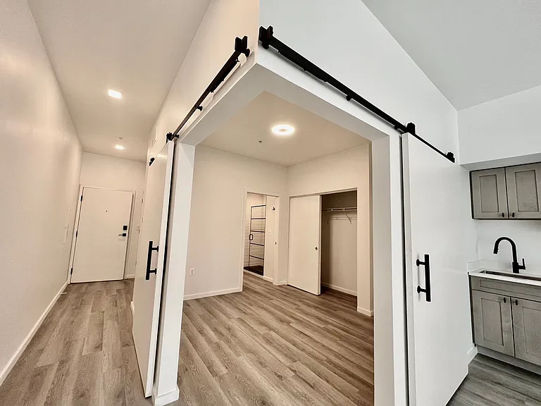 725 W Pratt St. — Photo 55