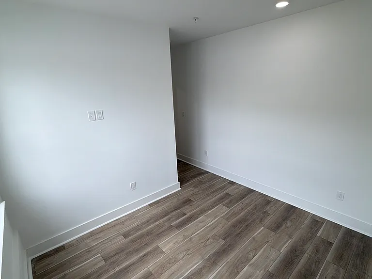 380 S 10th St #1 — Photo 15