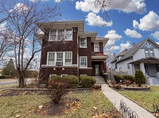 300 S Ridgeland Ave, Oak Park, IL 60302