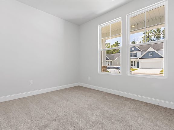 4th image of 1128 NW Forest Bend Dr NW