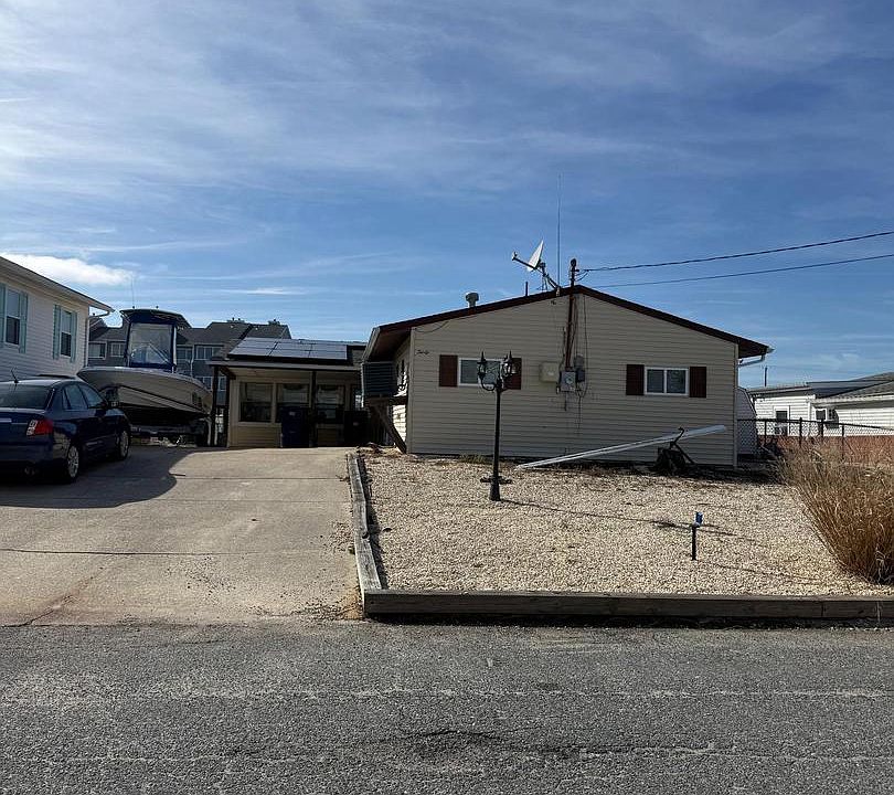 2nd image of 30 S Ensign Dr