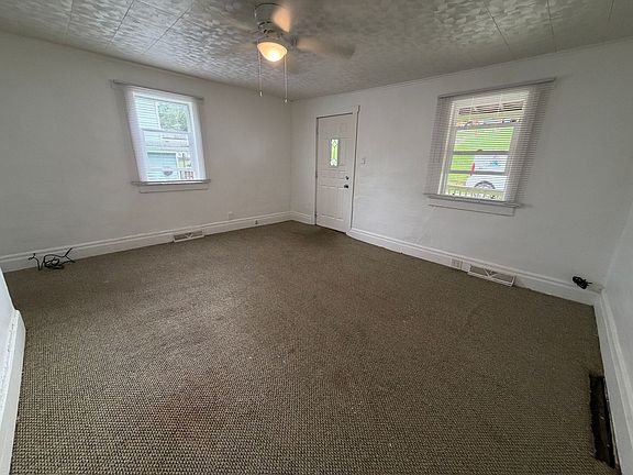 4th image of 31 Maple St