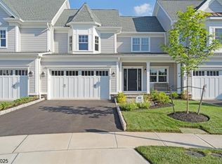 42 Park View Dr, Warren, NJ 07059