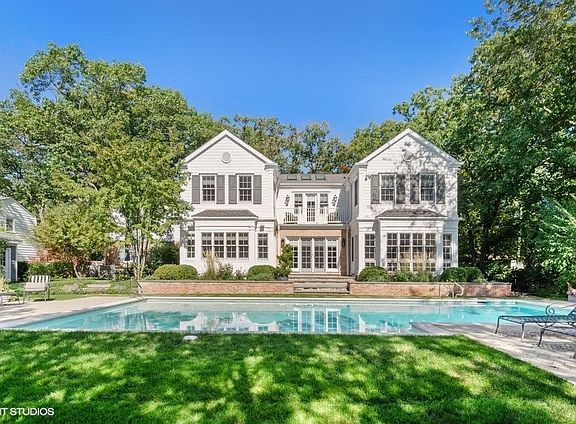 2nd image of 212 Pine Point Dr