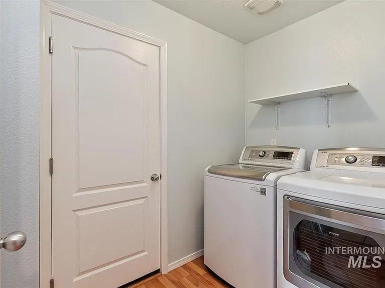9713 W Shelborne Dr — Photo 12