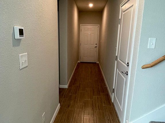 4th image of 3017 Settlement Dr