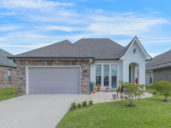 207 Tennyson Dr, Broussard, LA 70518