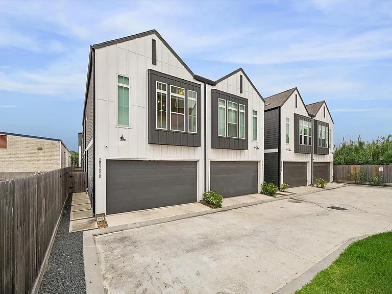2625 Paul Quinn St #B — Photo 21